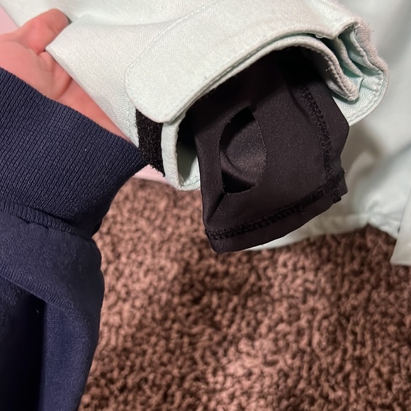 XS Mint green DC ski jacket. 10,000 MM Waterproof. Many pockets. Gently used. - Picture 6 of 17